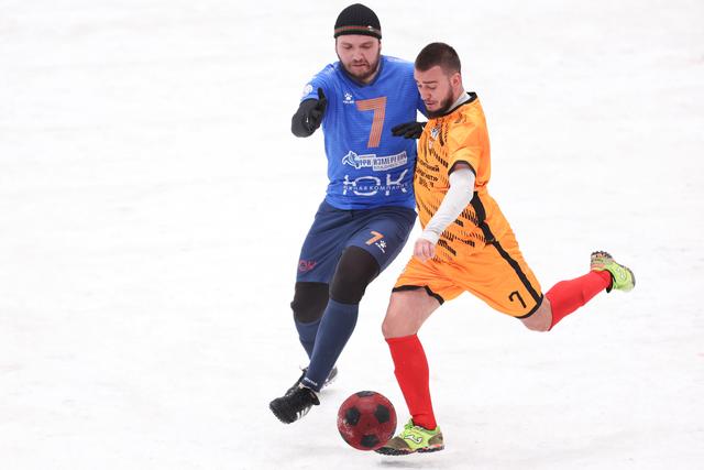 关于俄罗斯队在足球盛事中表现优异，斩获巨大胜利的信息