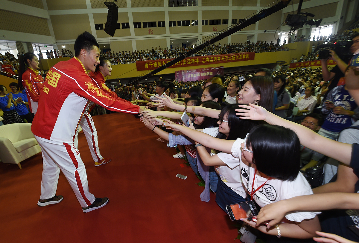 体育精神展现无瑕，携手压倒对手力争胜利的简单介绍