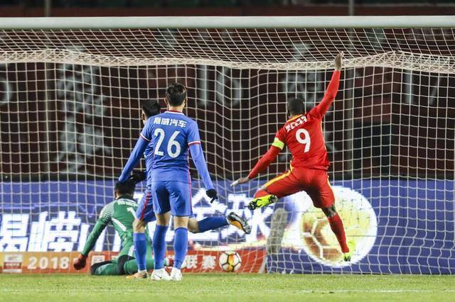 后防失误导致失球，球队进攻疲软的简单介绍