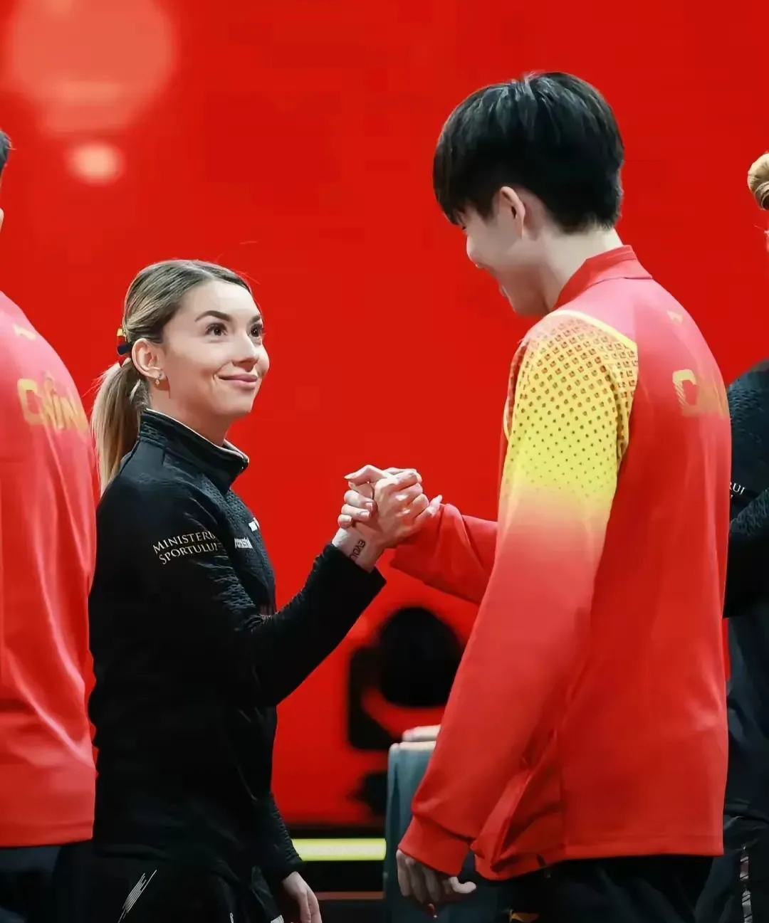 年轻球员亮相赛场，实力惊艳一众