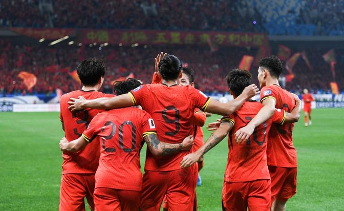 生死一战！球队与对手鏖战分钟，最终胜出