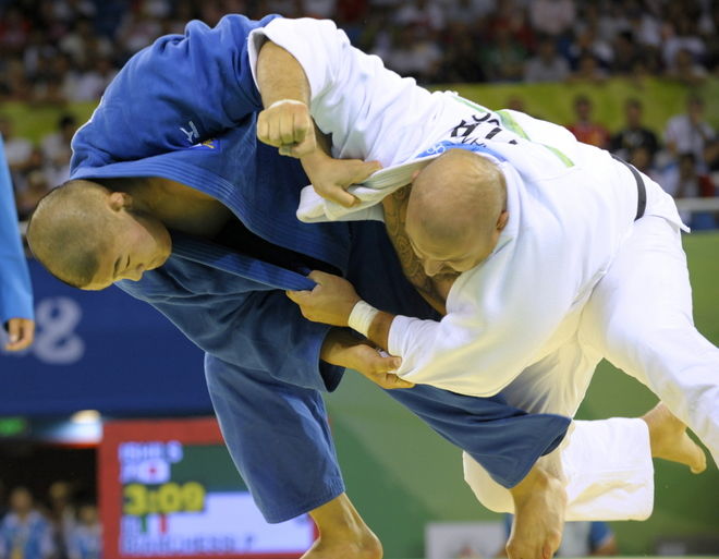 开云体育在线-柔道比赛掀起高潮！选手实力惊人