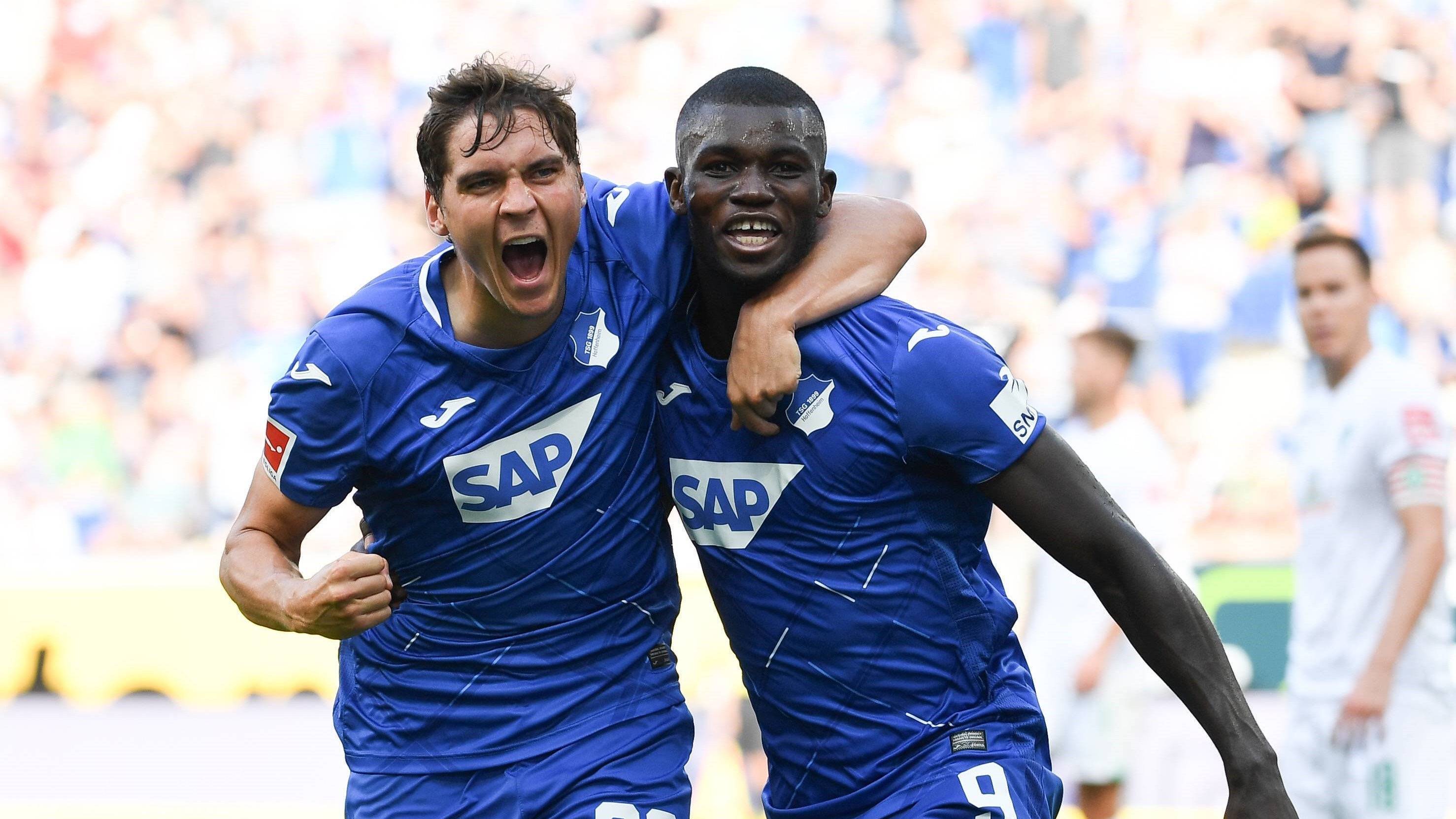 奥格斯堡全队士气高涨，助力德甲保级战