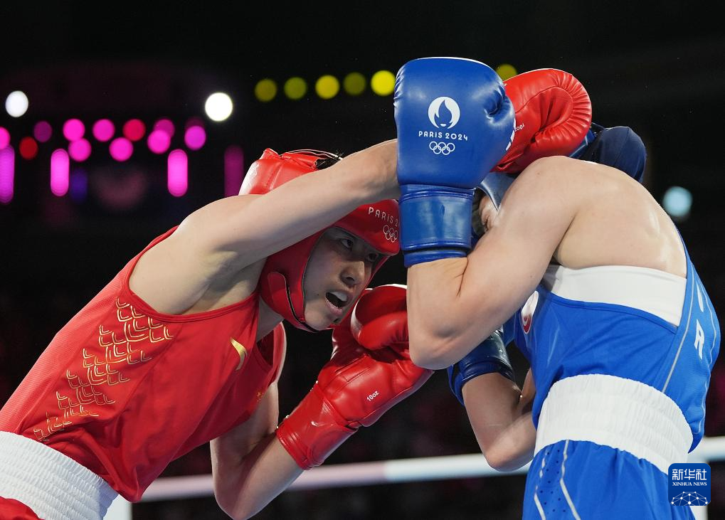 开云体育APP下载-拳击比赛擂台上厮杀，中国选手勇夺头奖