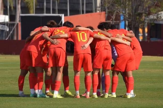 包含亚洲冠军联赛战况激烈，各队争先恐后的词条