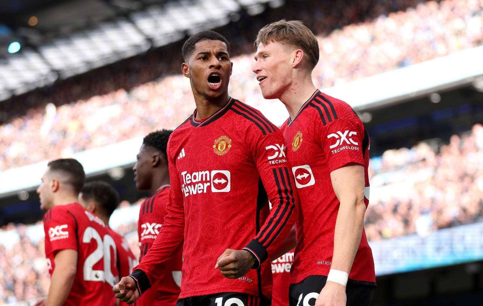 关于曼联战胜对手，向前冲刺争夺冠军的信息