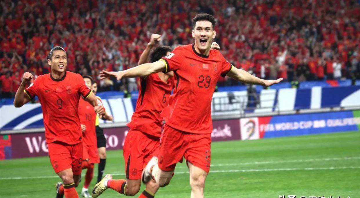 关于紧张对决！国家队与对手激烈争夺胜利的信息