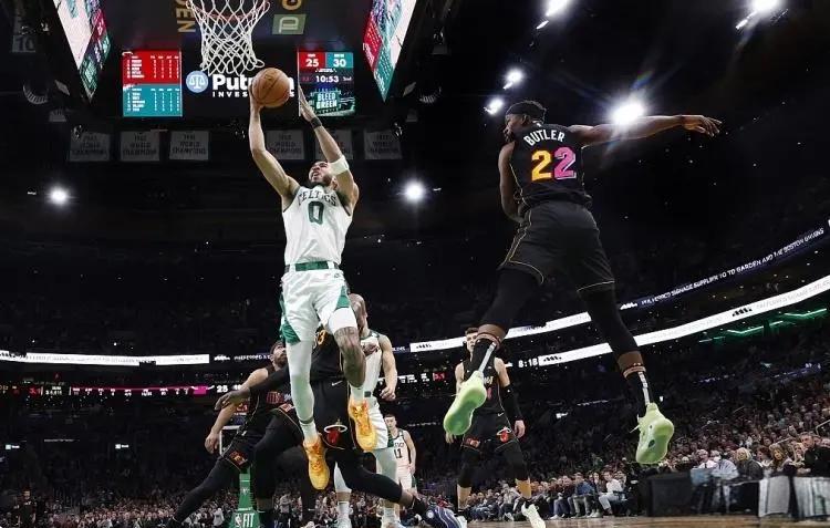 步行者战胜人，晋级东部半决赛