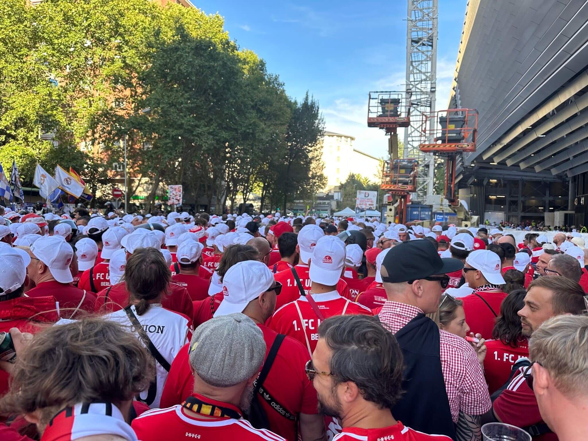 塞维利亚客场告捷，保持不败