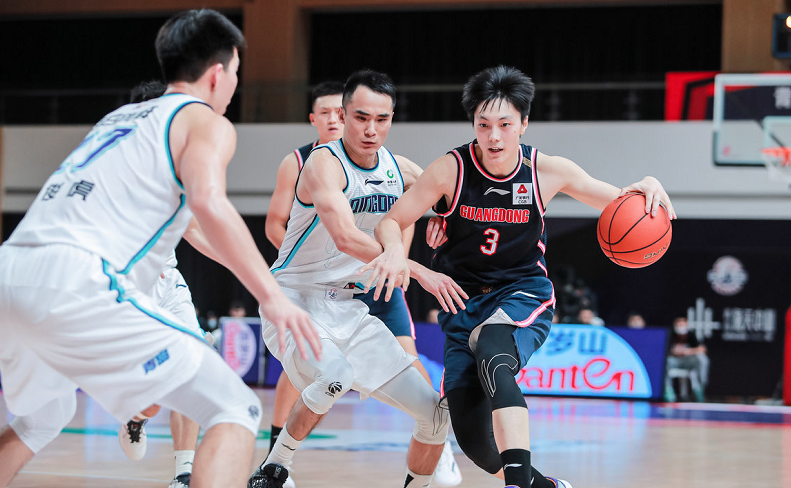 开云体育平台APP-大胜在望！实力强劲对决热闹开场