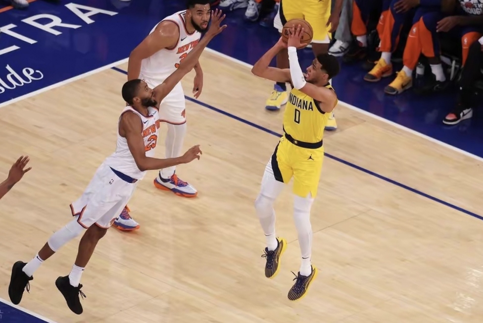 开云体育-纽约尼克斯队击败骑士队，取得胜利