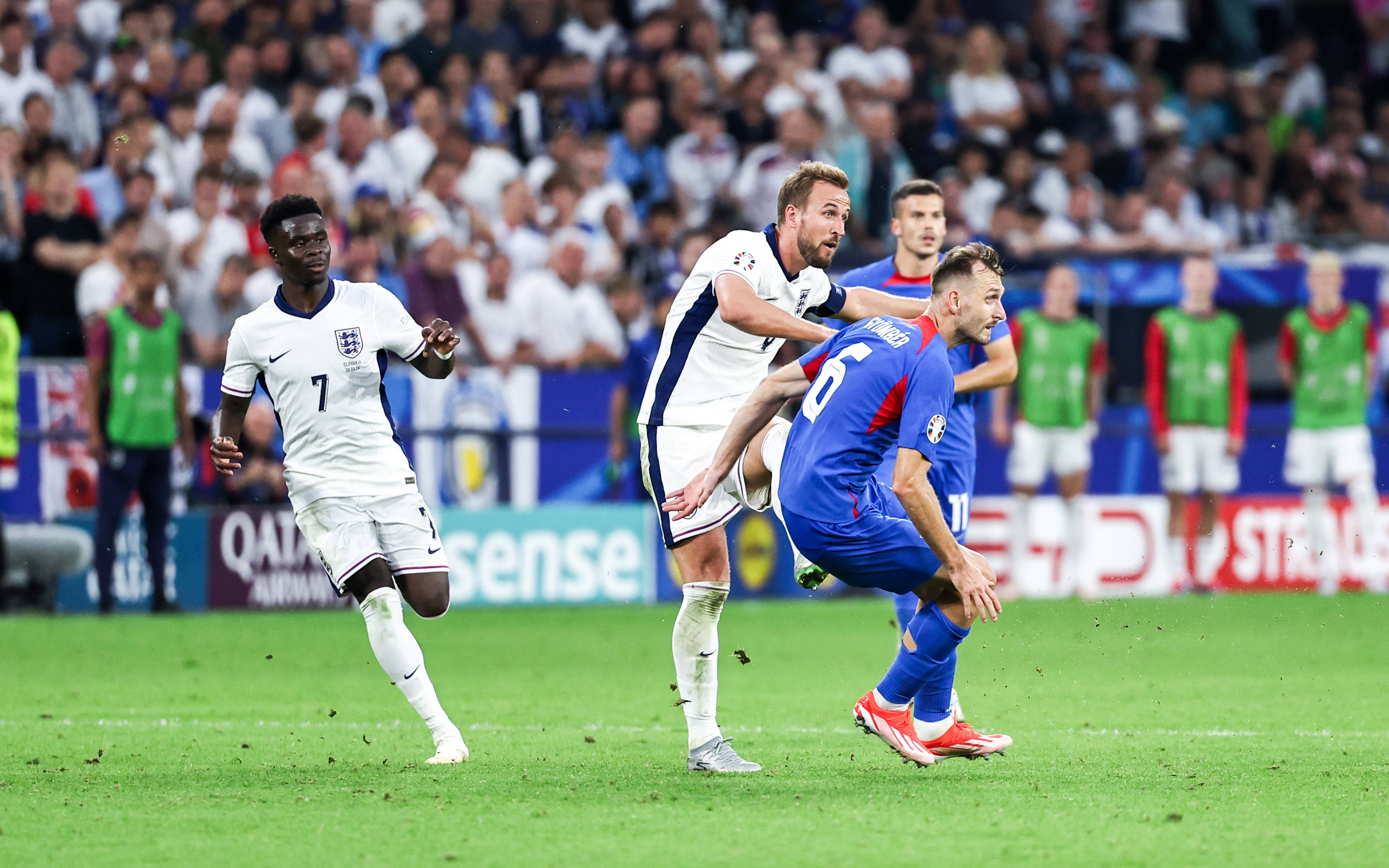 斯洛伐克备战欧洲杯预选赛，迎战俄罗斯