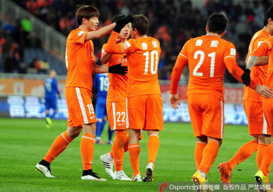 江苏舜天队赢得重要胜利，目标稳居中超榜首的简单介绍
