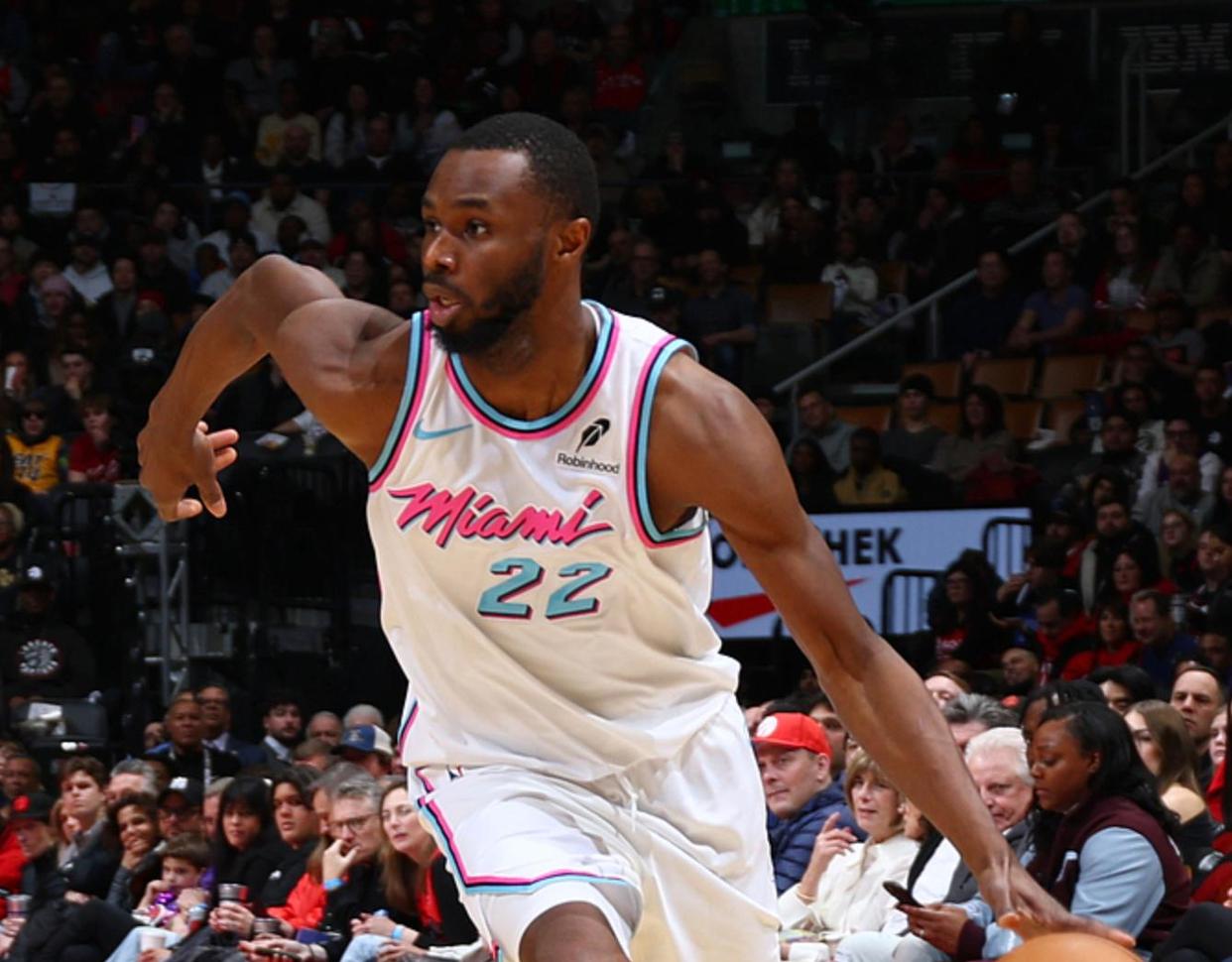 开云体育APP下载-包含雄鹿大胜活塞继续领跑东部，字母哥全方位发挥的词条