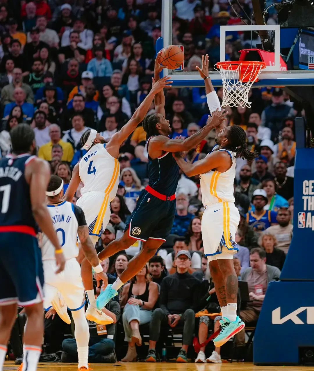 NBA球星技艺展现，场场大战火花四溅