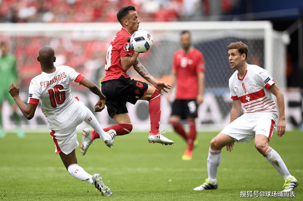 包含奥萨苏纳主场告捷，巩固积分榜位置！的词条