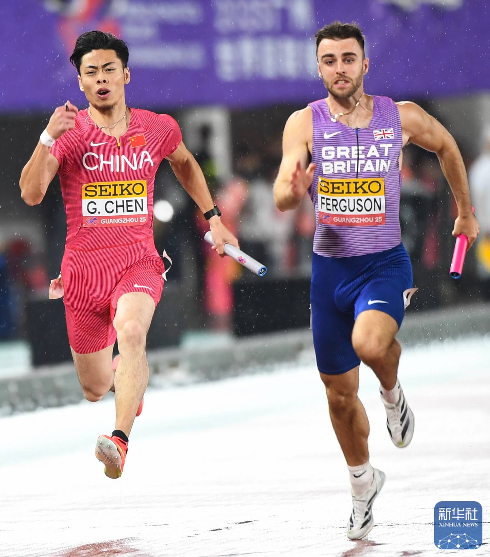 包含田径比赛：顶尖选手角逐，激情碰撞的词条