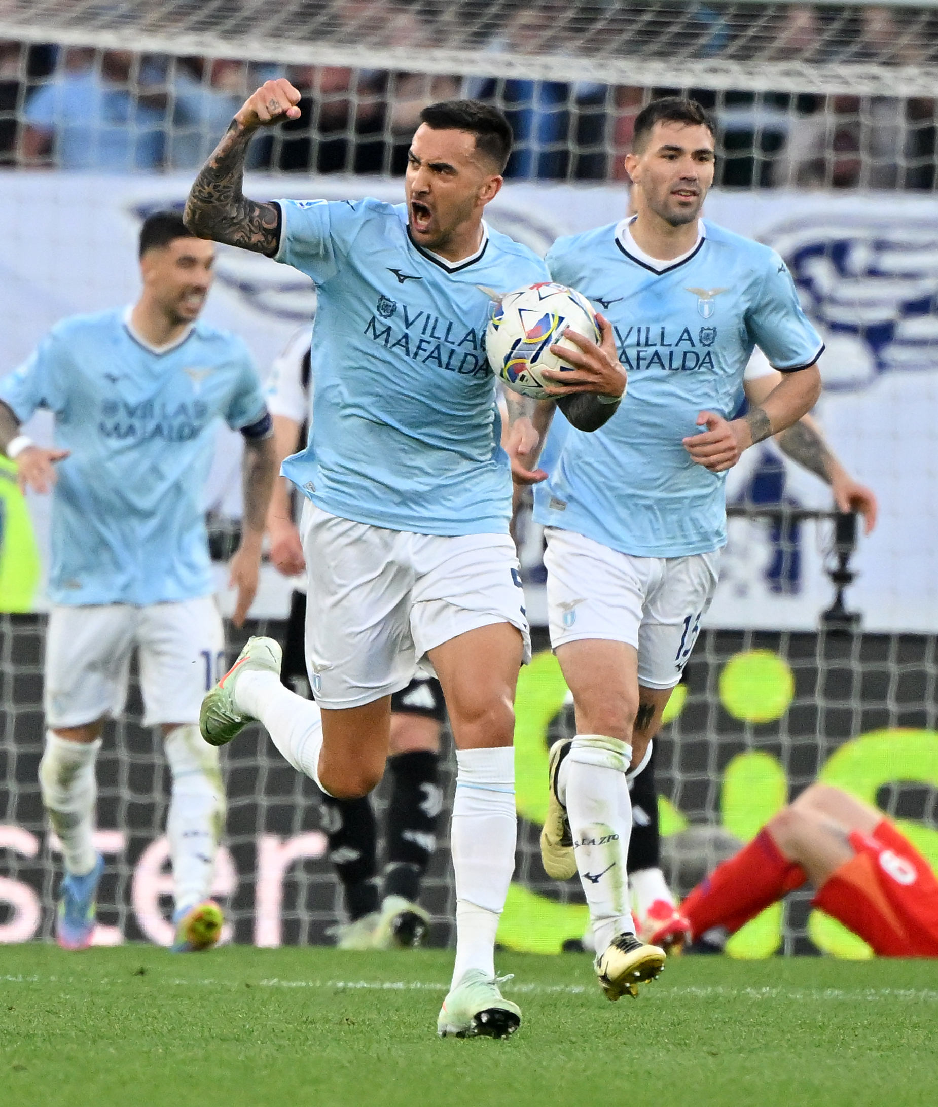 巴萨主场-战平尤文，劳塔罗门迪射入超级助攻