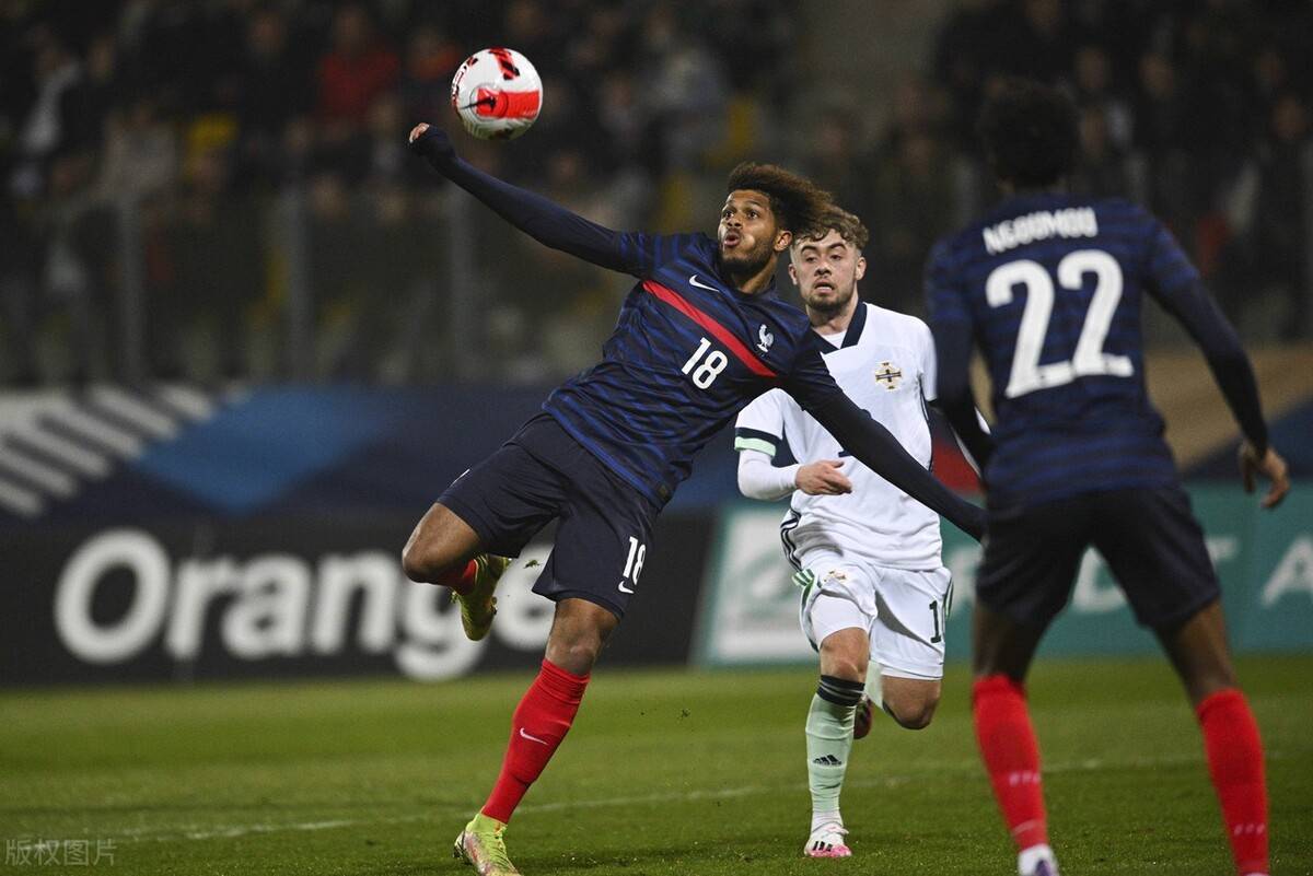 西班牙战平希腊，保持不败纪录