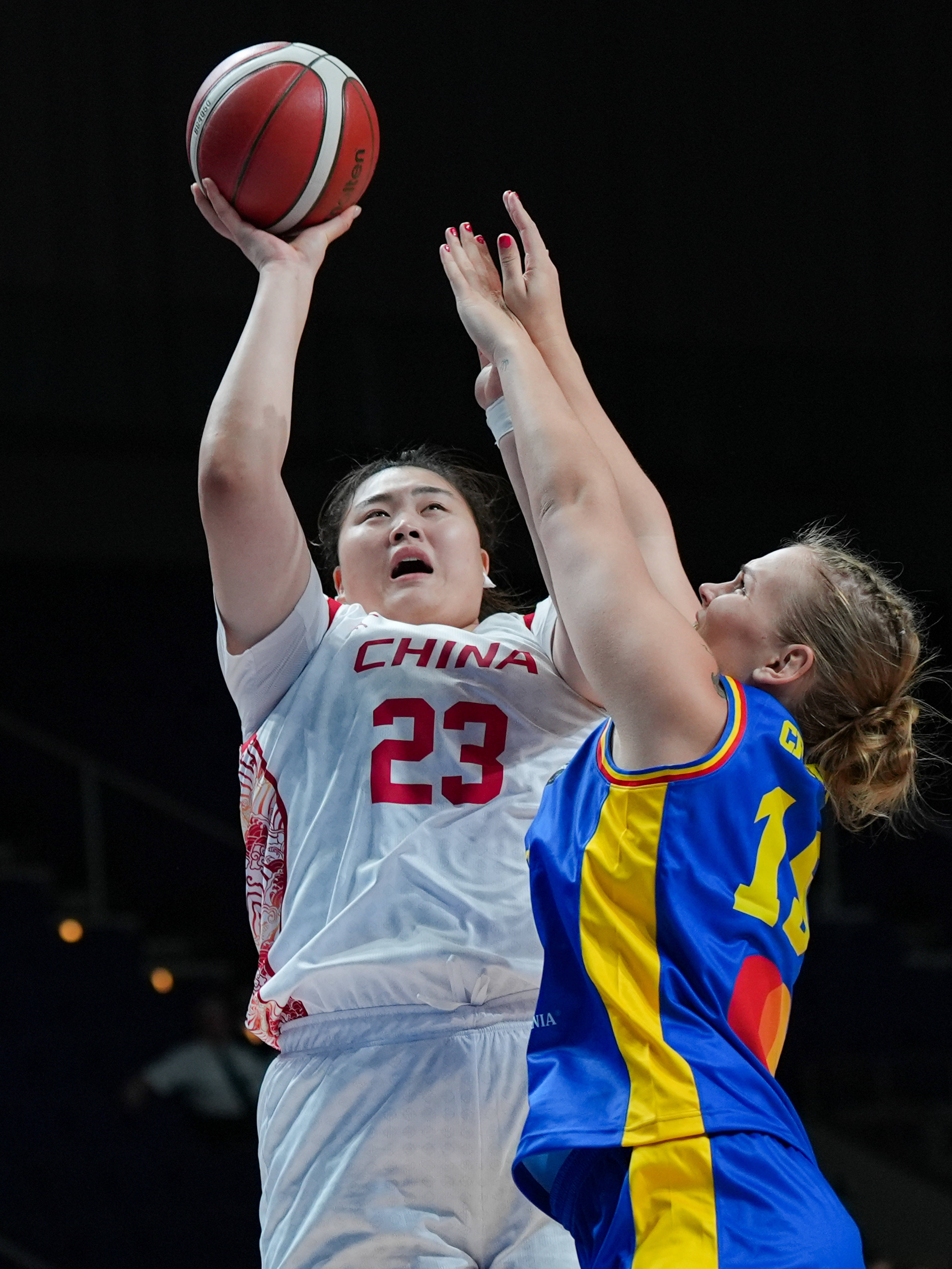 罗马尼亚国家队球员备战下一轮比赛