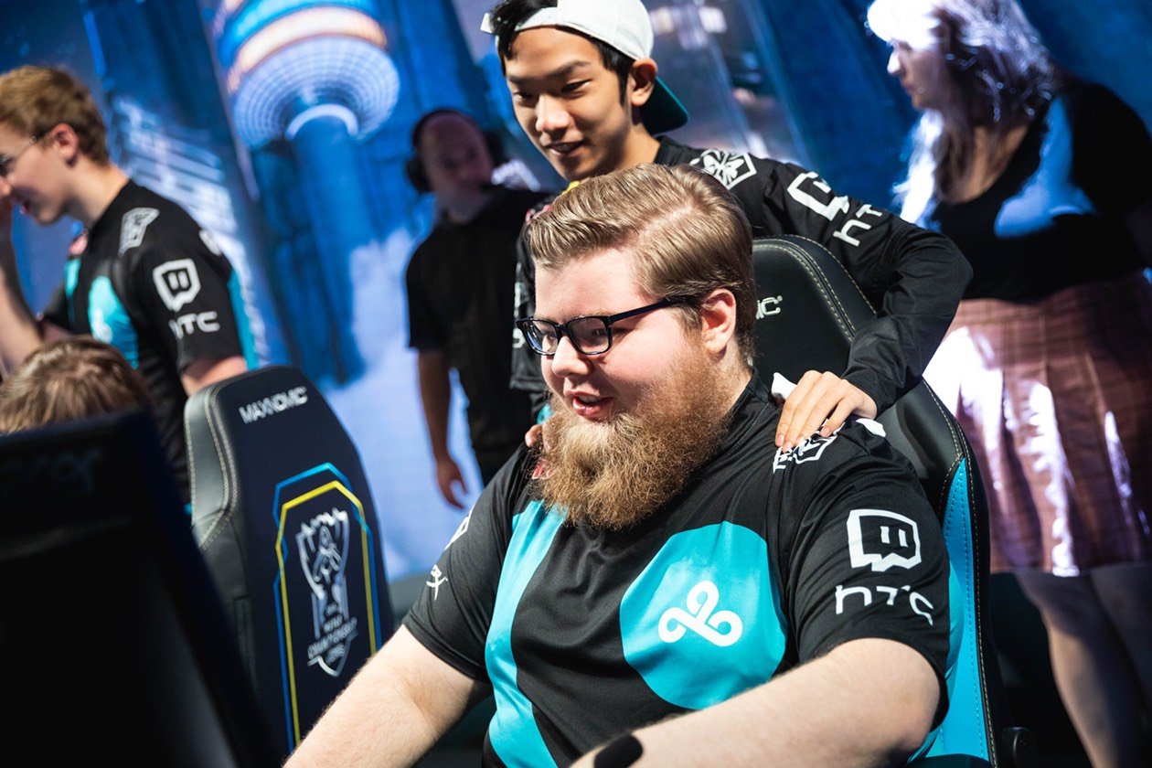 100T力克EG，Ruler团战一打五激烈交锋入围赛，引爆全场热议