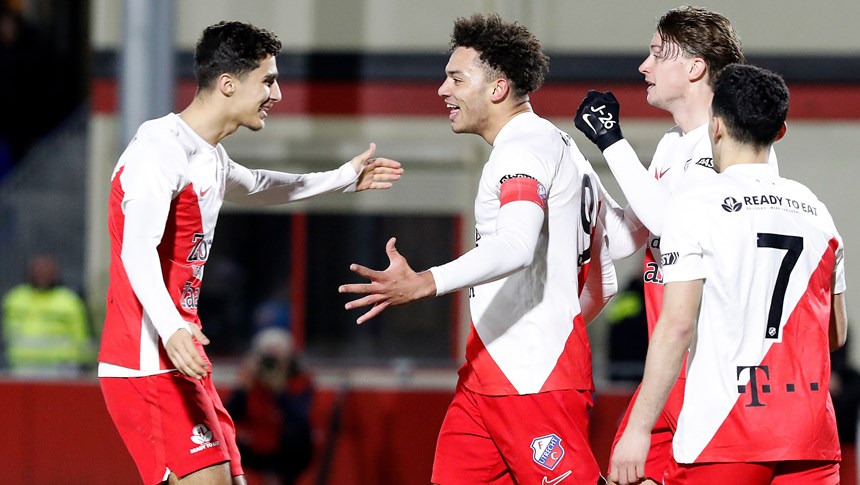 马洛卡平战役，展现出团队合作力量和战斗精神