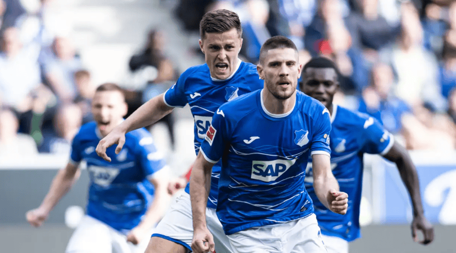 关于弗赖堡逆转胜霍芬海姆，挺进积分榜前列的信息