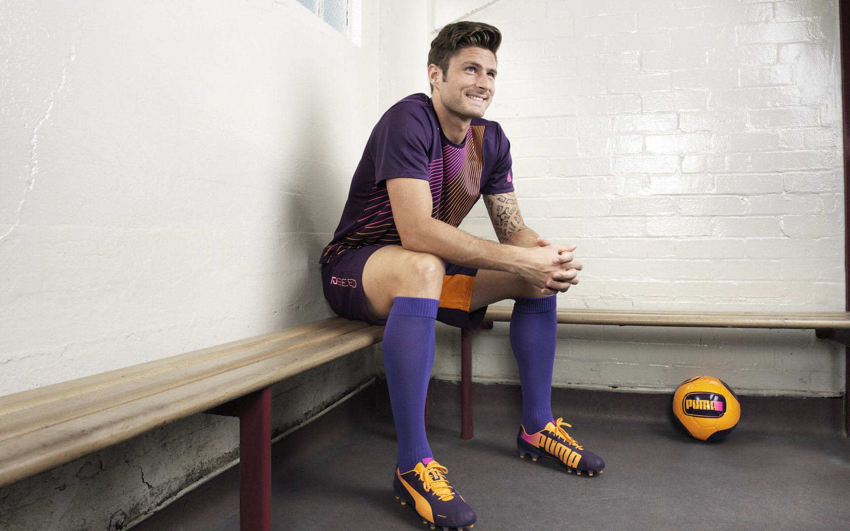 开云体育入口-恩佐的独奏与雷恩的协奏，当个人天才写就绿茵诗篇